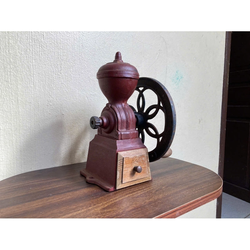 Máy xay cafe bằng tay Kalita thân gang độc lạ .nặng 3kg 532424