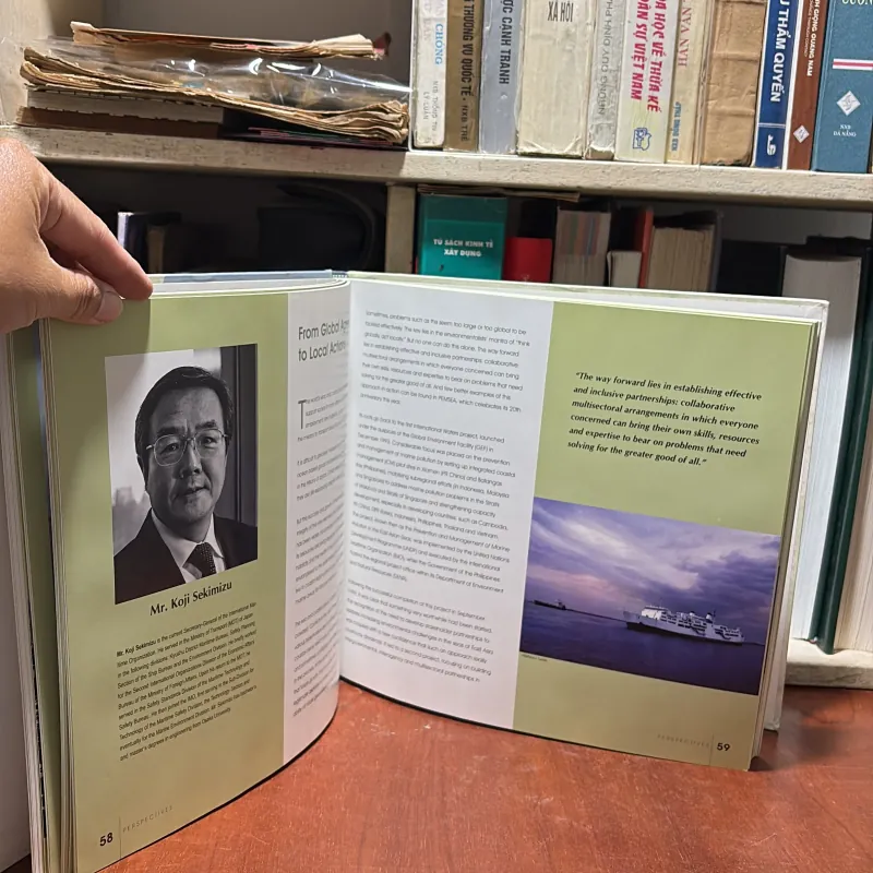 [Sách Tiếng Anh, Bìa Cứng, Khổ Lớn, In Màu] - II Tựa Sách: PERSPECTIVES 798043