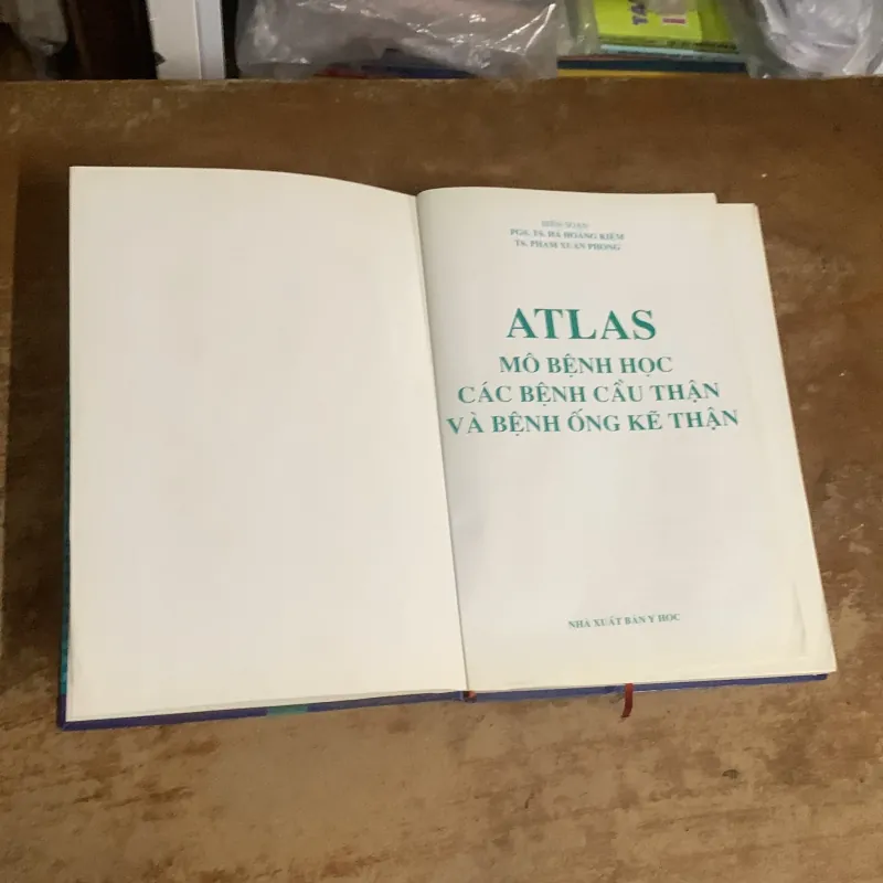 ATLAS MÔ BỆNH HỌC CÁC BỆNH CẦU THẬN & BỆNH ỐNG - KẼ THẬN 935201