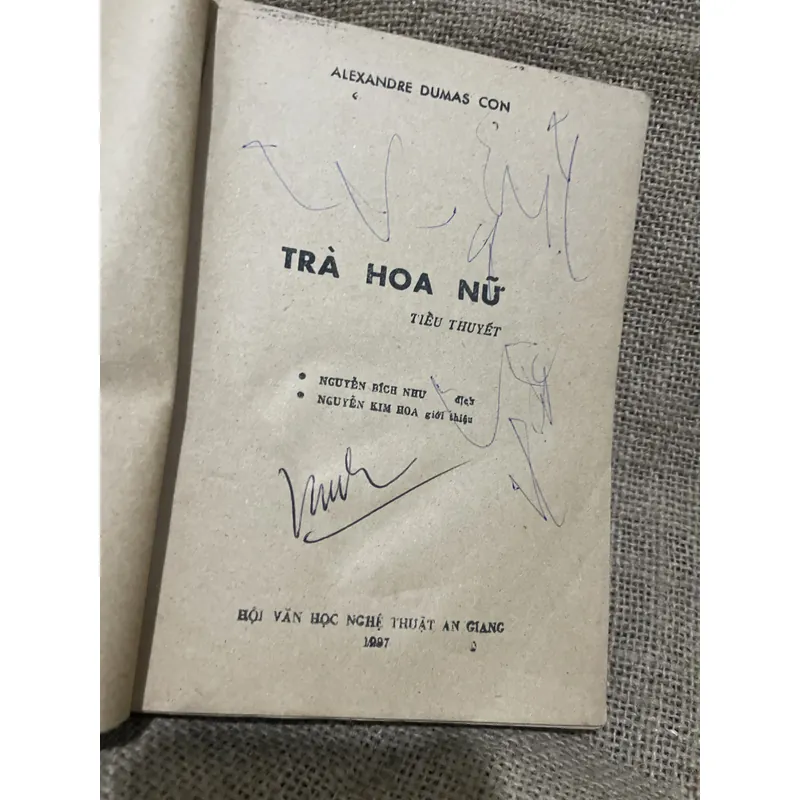 Trà hoa nữ - Dumas  716923
