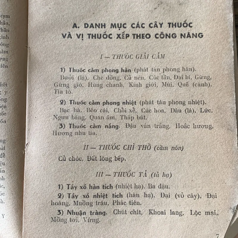 Thuốc nam và châm cứu, Viện Đông Y, in năm 1976 929996