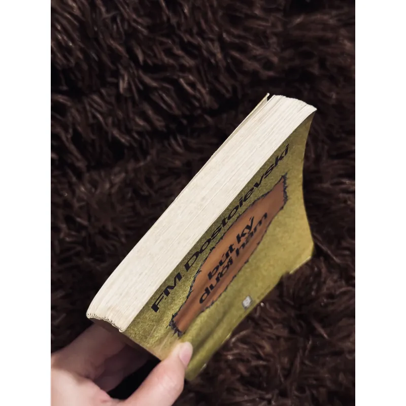 Bút ký dưới hầm (3 truyện ngắn của Dos) 976554