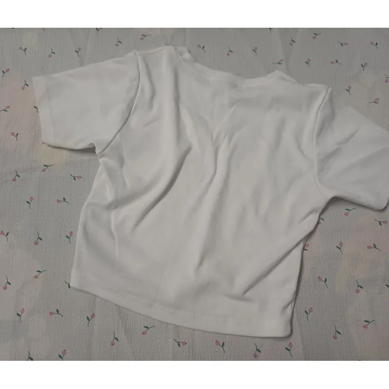 ÁO CROPTOP NỮ - BỊ DÍNH Ở VAI 1 XÍ Ạ 740012