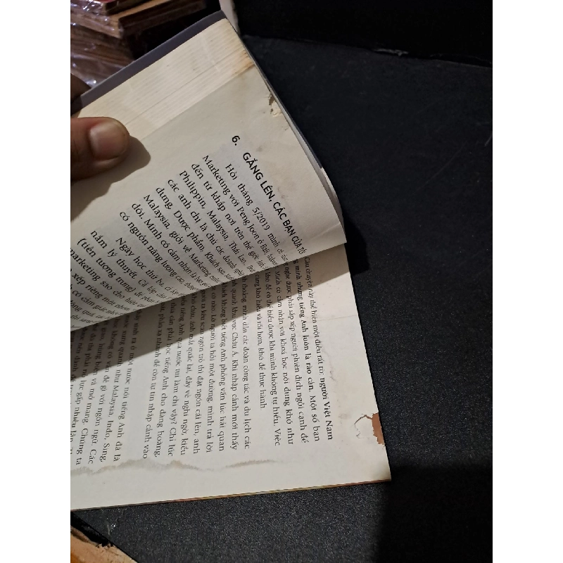 Lên núi học tiếng Anh mới 70% bẩn nhẹ, bị ẩm, rách trang, có vệt nước 2020 Đào Thị Hằng HCM1804 HỌC NGOẠI NGỮ 919537