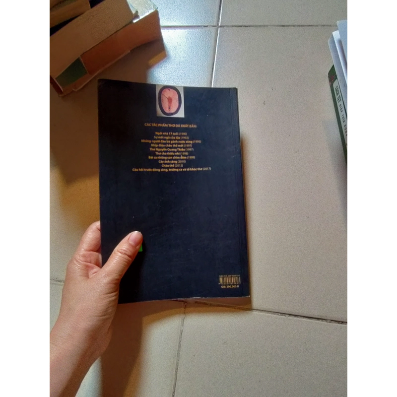 Thơ dài và  trường ca dưới trăng và một bậc cửa 478954