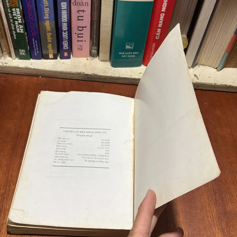 II Truyện Giả Sử: Chuyện Cũ Bên Dòng Sông Tô - Viên Mai - 2008 786253