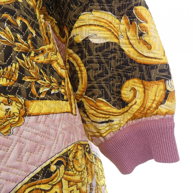 【Mã giảm giá】FENDACE Áo khoác 637205