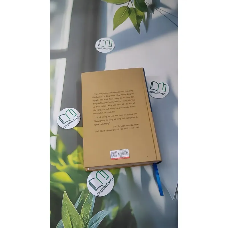 [MIỄN PHÍ BỌC SÁCH] Những chiến sĩ cộng sản hào kiệt, kiên trung 990219