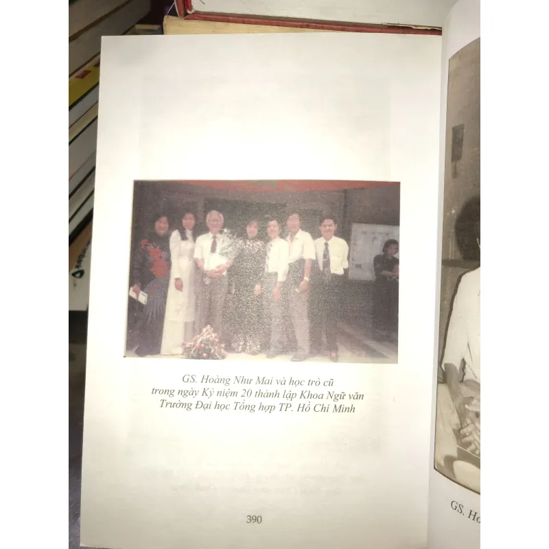 Giáo sư - Nhà giáo nhân dân Hoàng Như Mai với đồng nghiệp và môn sinh 762518