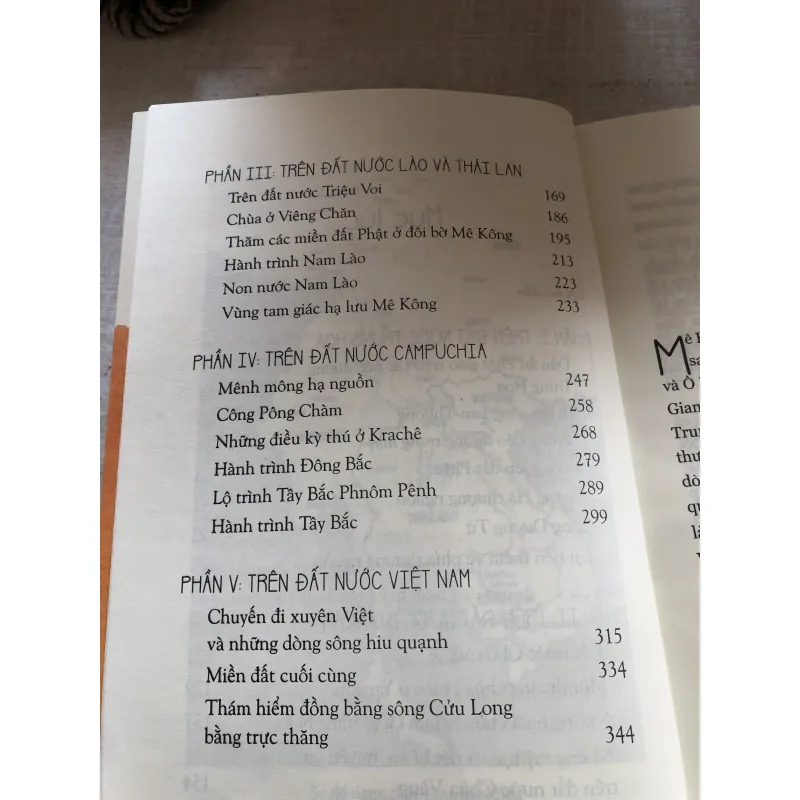 Đi dọc dòng sông Phật giáo  780672