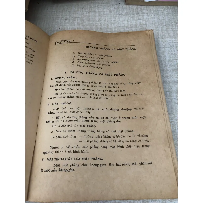 Hình học không gian lớp đệ nhị B 995233