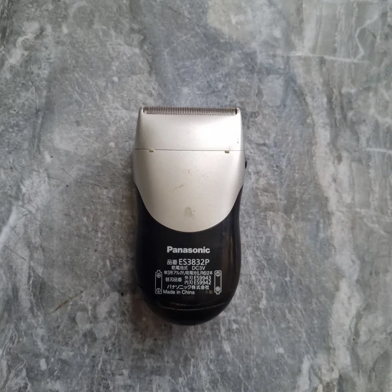 Máy cạo râu Panasonic ES3832 927052