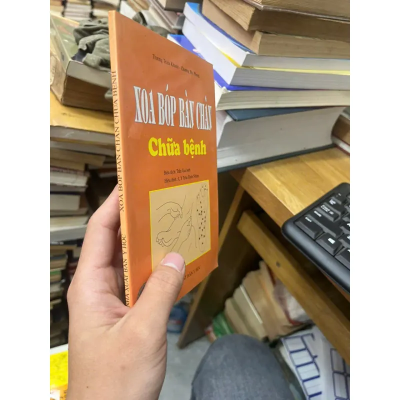 Xoa bóp bàn chân chữa bệnh [SV1] 713497