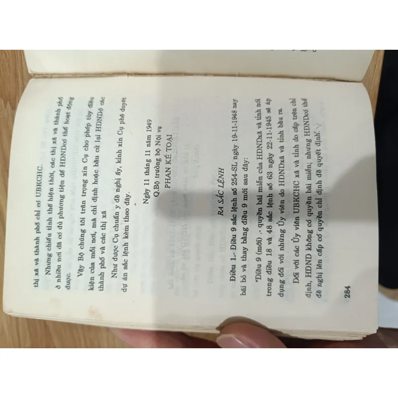 Tập sắc lệnh do chủ tịch Hồ Chí Minh ký về nhà nước và pháp luật  926290