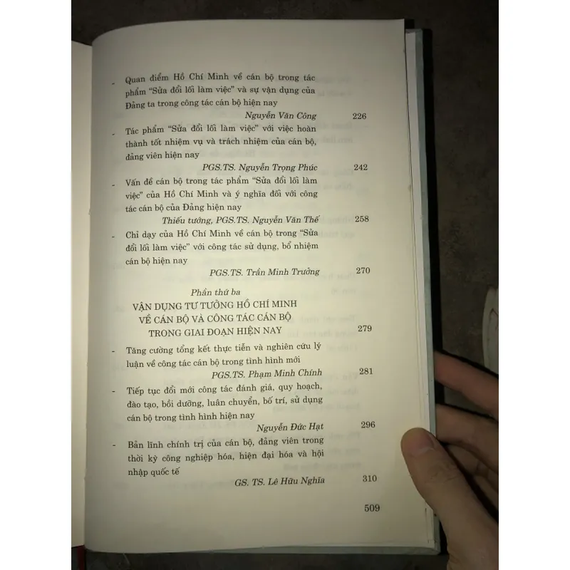 Tư tưởng Hồ Chí Minh về cán bộ và công tác cán bộ  695653