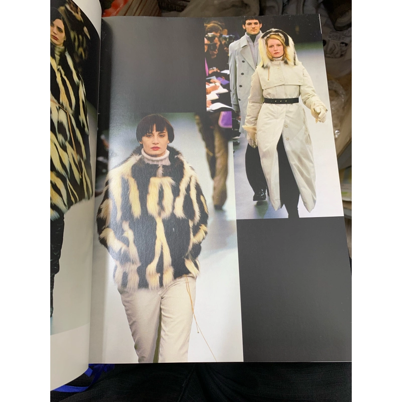 Louis vuitton catwalk.  445538