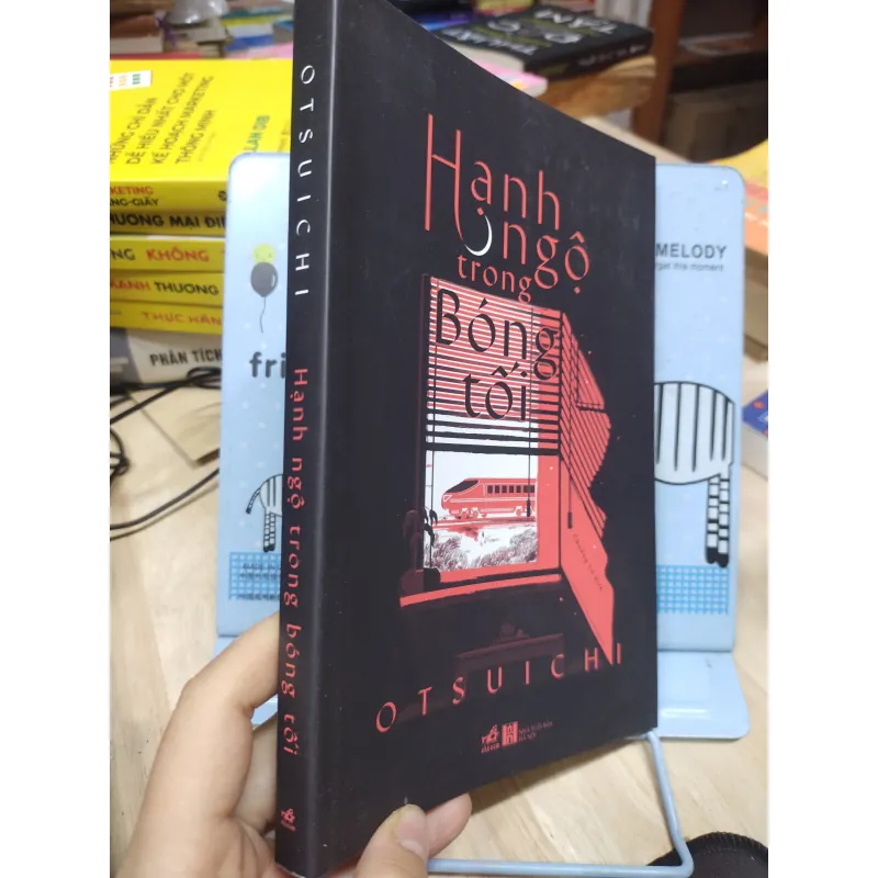 Sách: Hạnh ngộ trong bóng tối - TG: Otsuichi (B1) 786697