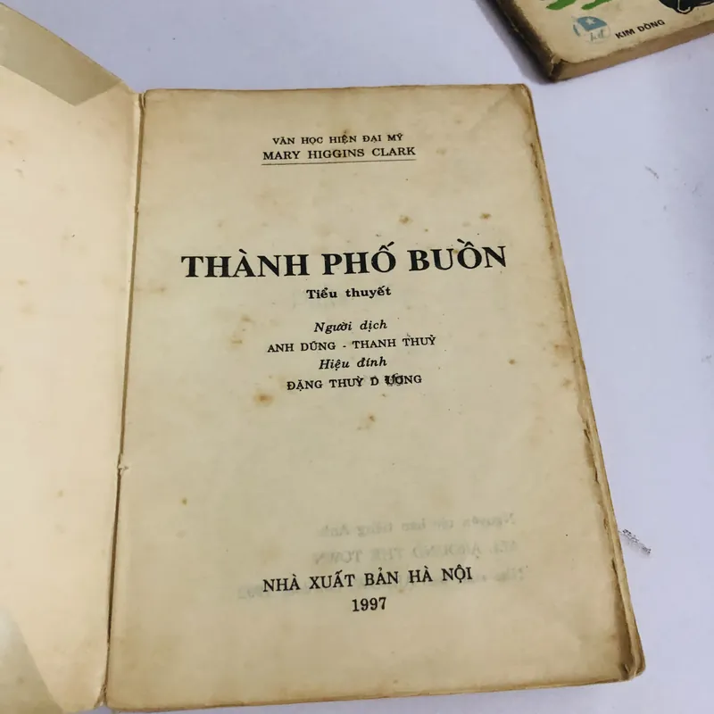 THÀNH PHỐ BUỒN ( tiểu thuyết Mỹ) 568221