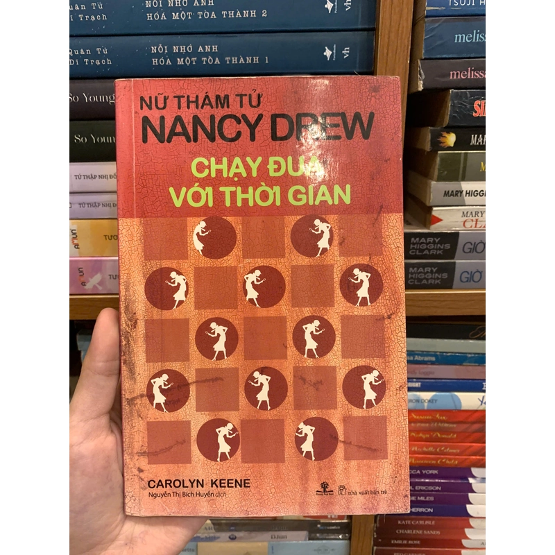 Nữ thám tử Nancy Drew - Chạy đua với thời gian - Carolyn Keene 494469