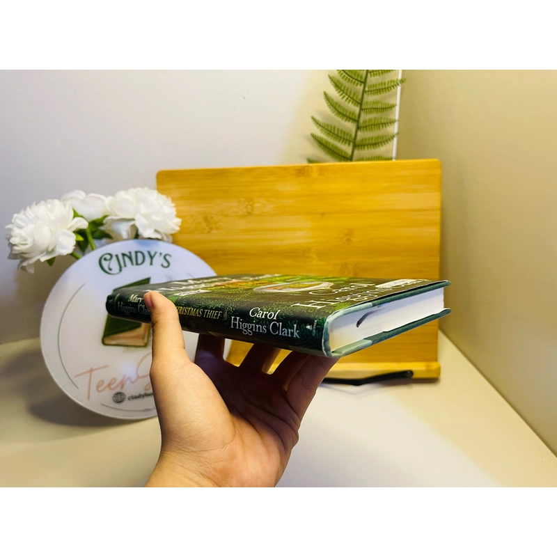 [Sách tiếng Anh 2hand] Like new 90% - The Christmas Thief 531275