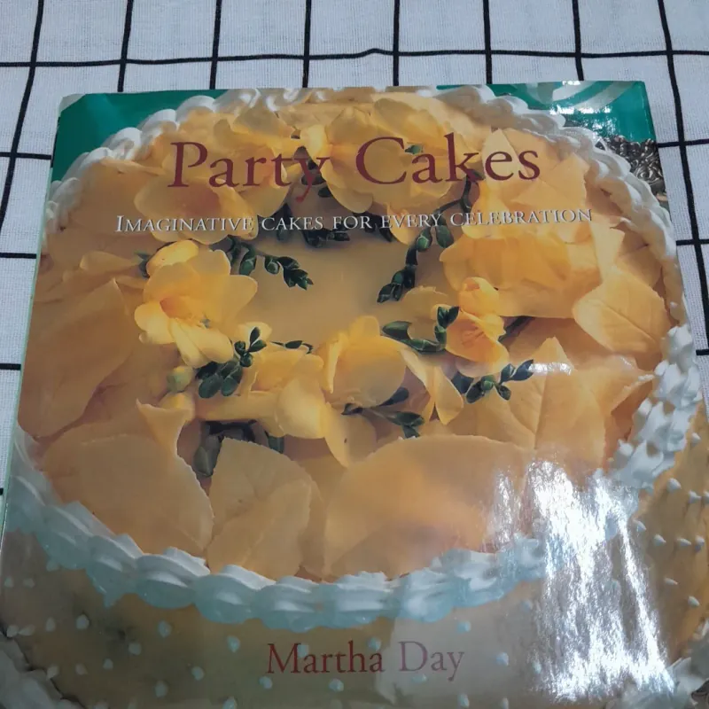 Sách ngoại tiếng Anh- Party Cakes- Làm bánh Tiệc. Tg. Martha Day 792181