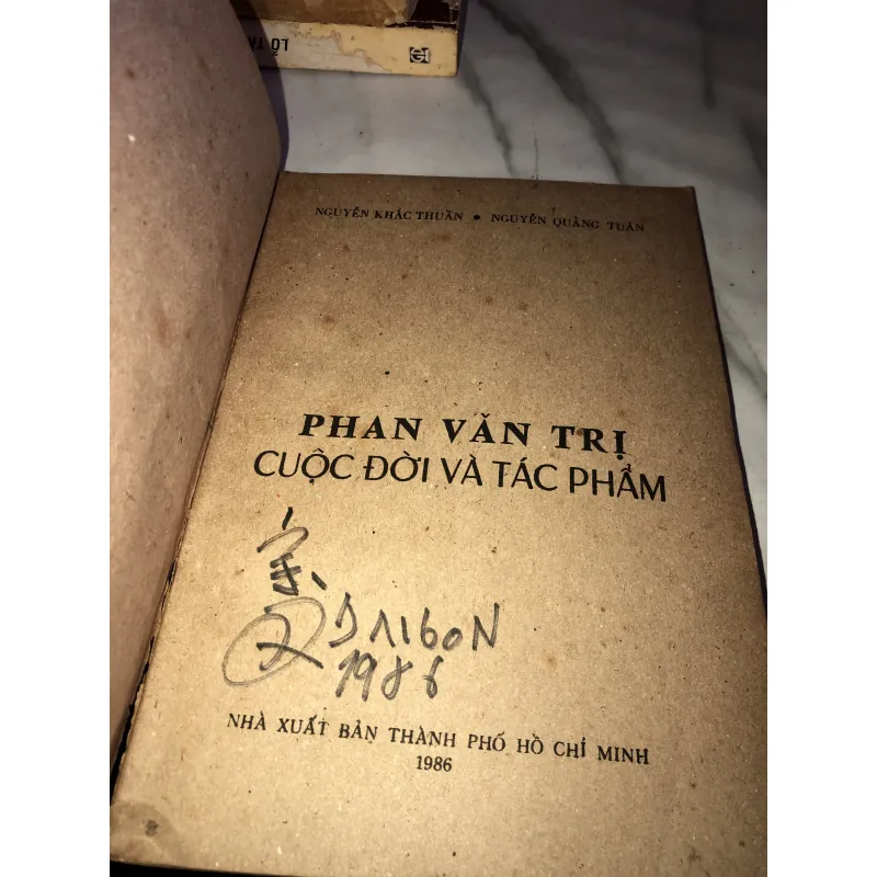 Phan văn trị cuộc đời và tác phẩm - Nguyễn Khăc Thuần  990644