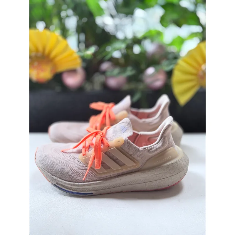 Giày chạy bộ Addidas ultraboost 1021705