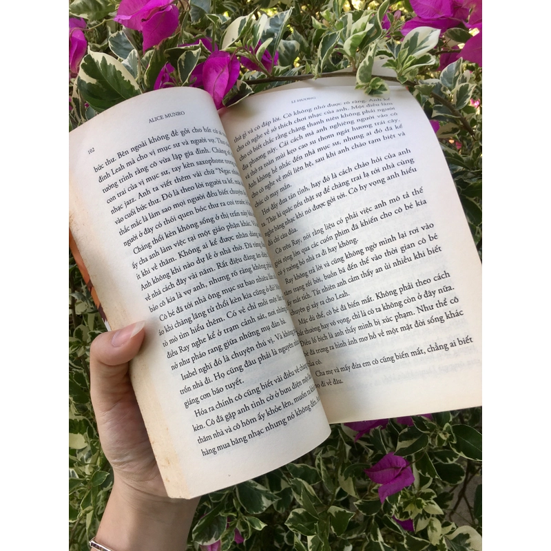 Cuộc đời yêu dấu Alice Munro Nobel 2013 452366