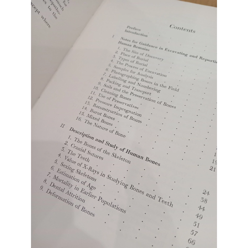 Digging up Bones - D.R.Brothwell 575295