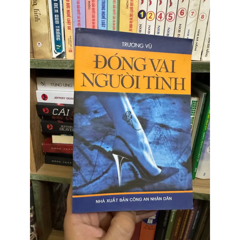 Trinh thám Việt : Đóng vai người tình  973040