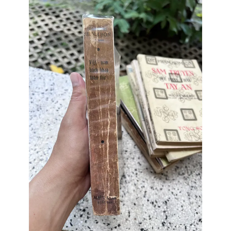 Vân đài loại ngữ - Lê Quí Đôn 592150