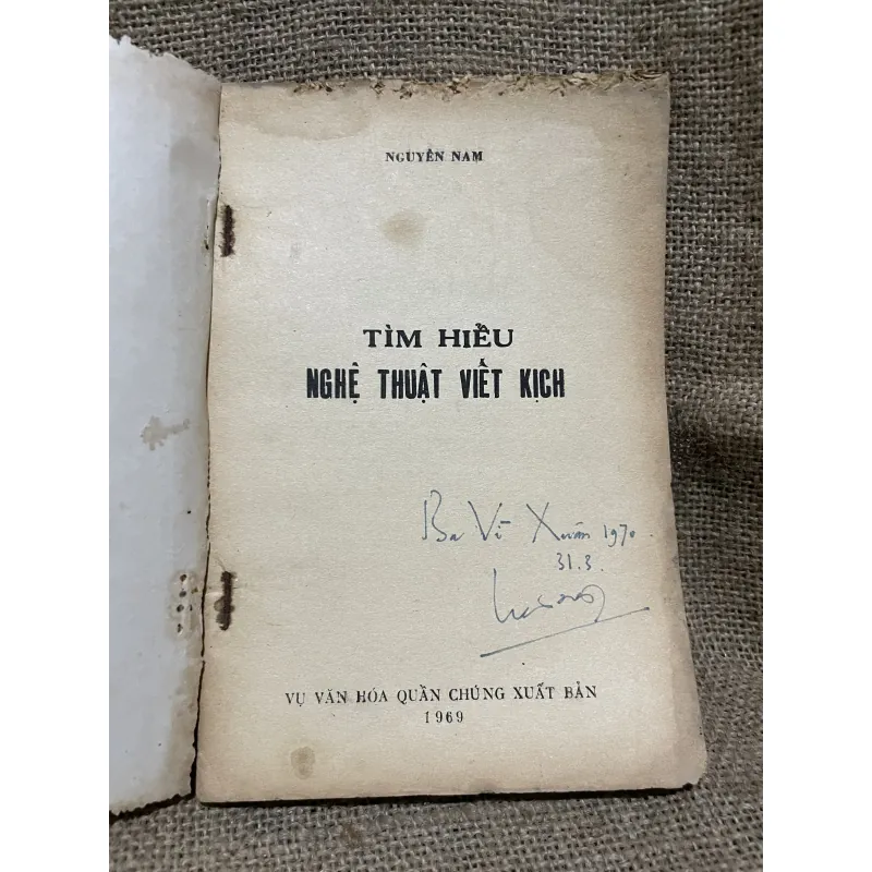 Tìm hiểu hiểu nghệ thuật viết kịch -1969 934168