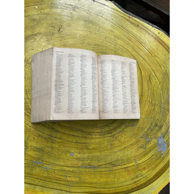 ROGET’S THESAURUS 6 SIXTH EDITION- EDITED BY BARBARA ANN KIPFER, Ph.D. 603308