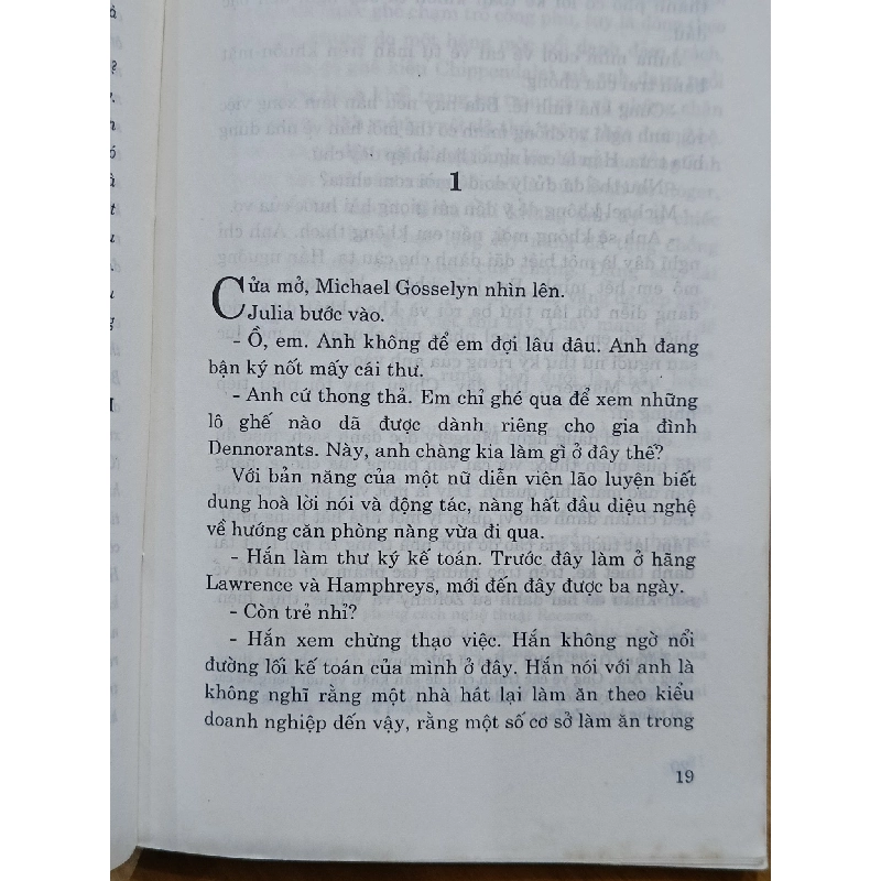 Người đàn bà trên sàn diễn - William Somerset Maugham (Nguyễn Quang Huy và cộng sự dịch) 577768