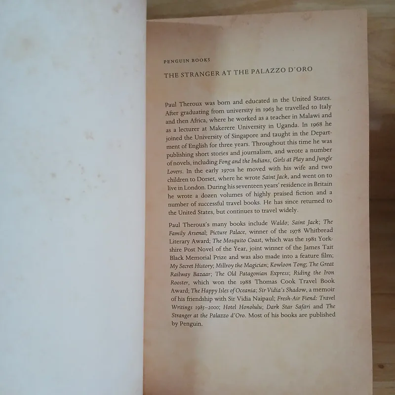The Stranger At The Palazzo D'Oro - Paul Theroux 708580
