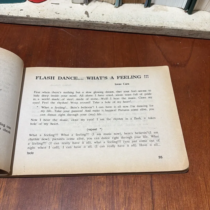II Âm Nhạc: Tuyển Tập Những Bài Hát Tiếng Anh - 1994 780139