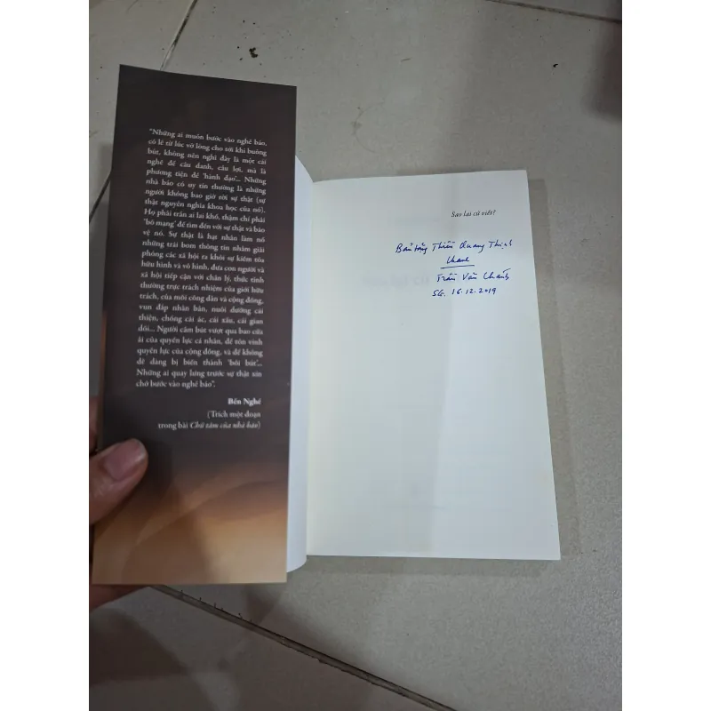 Sao lại cứ viết của trần văn chánh ( sách có chữ kí tác giả ) 1002657