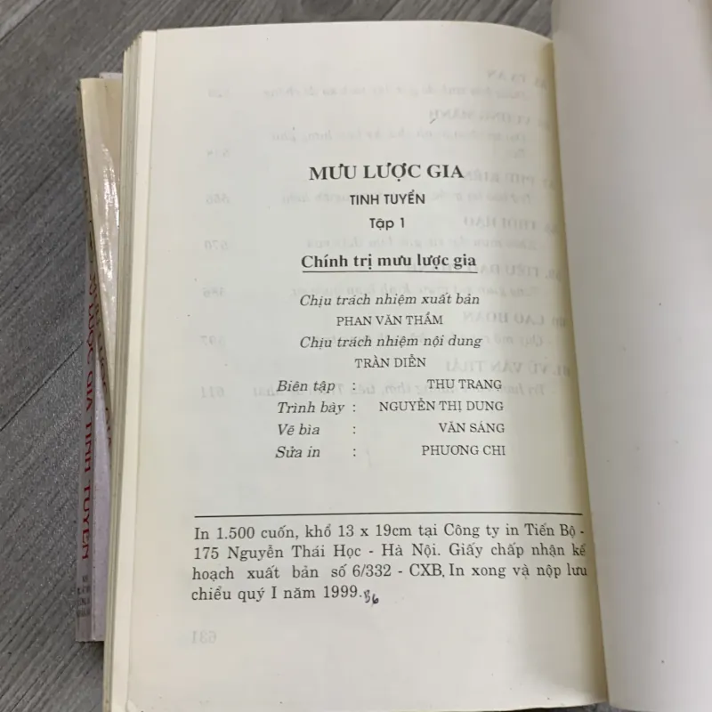 Mưu lược gia tinh tuyển. Combo 4 tập có hộp. 4a4 755369