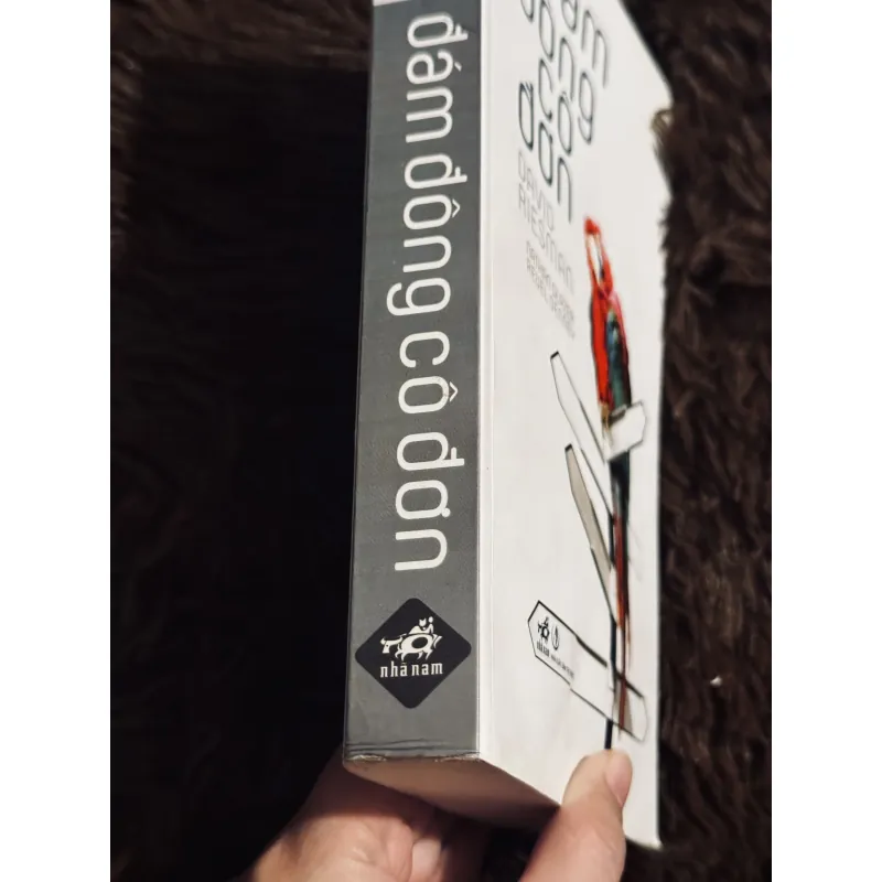 Đám đông cô đơn 758033