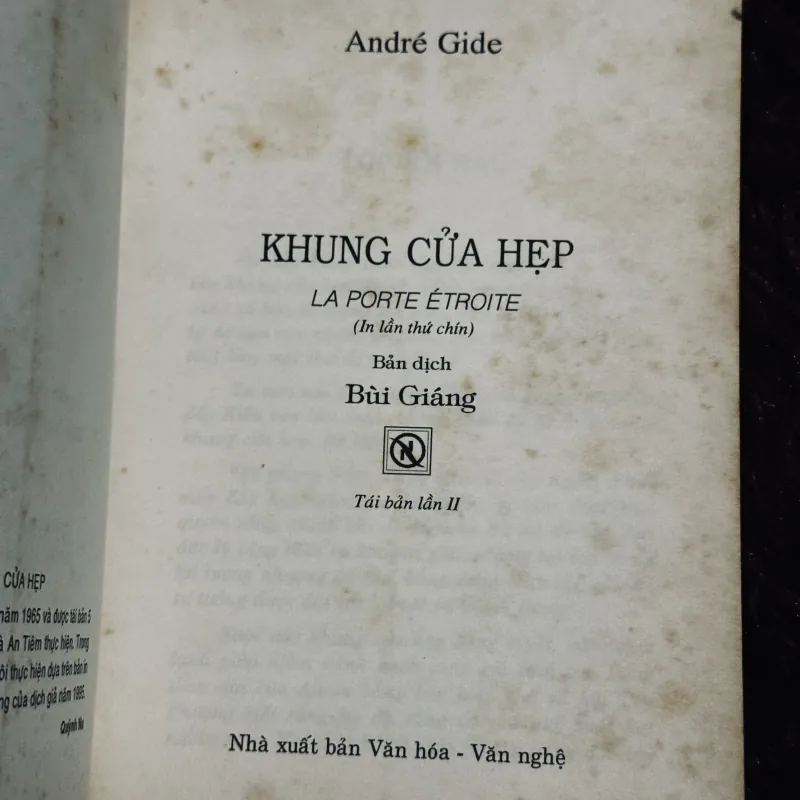 Khung cửa hẹp 973356