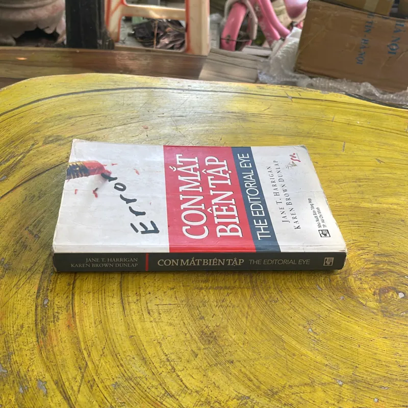 CON MẮT BIÊN TẬP - JANE T. HARRIGAN & KAREN BROWN DUNLAP 961476