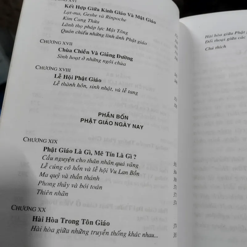 Cuốn sách trong ảnh là "Thuần hóa tâm hồn"  563658