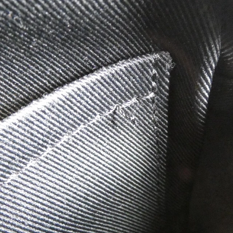 Túi đeo chéo Louis Vuitton Taiga Anton PM M34408 - Hàng hiệu Chính hãng 764810