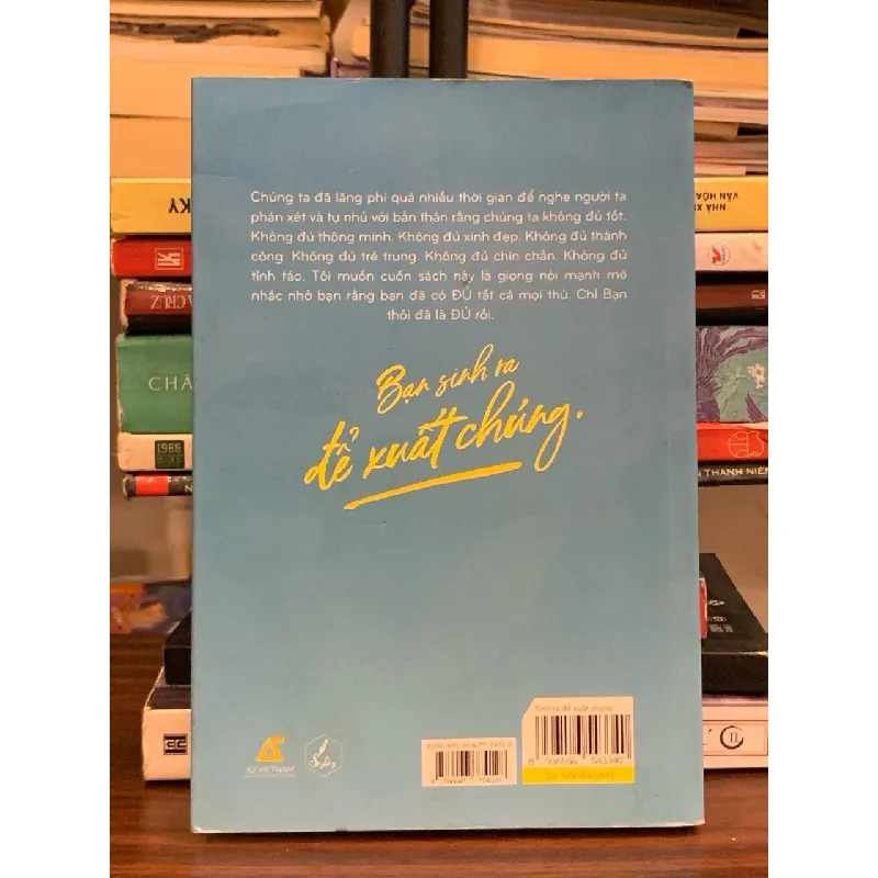 Sinh ra để xuất chúng – Elaine Welteroth 570629