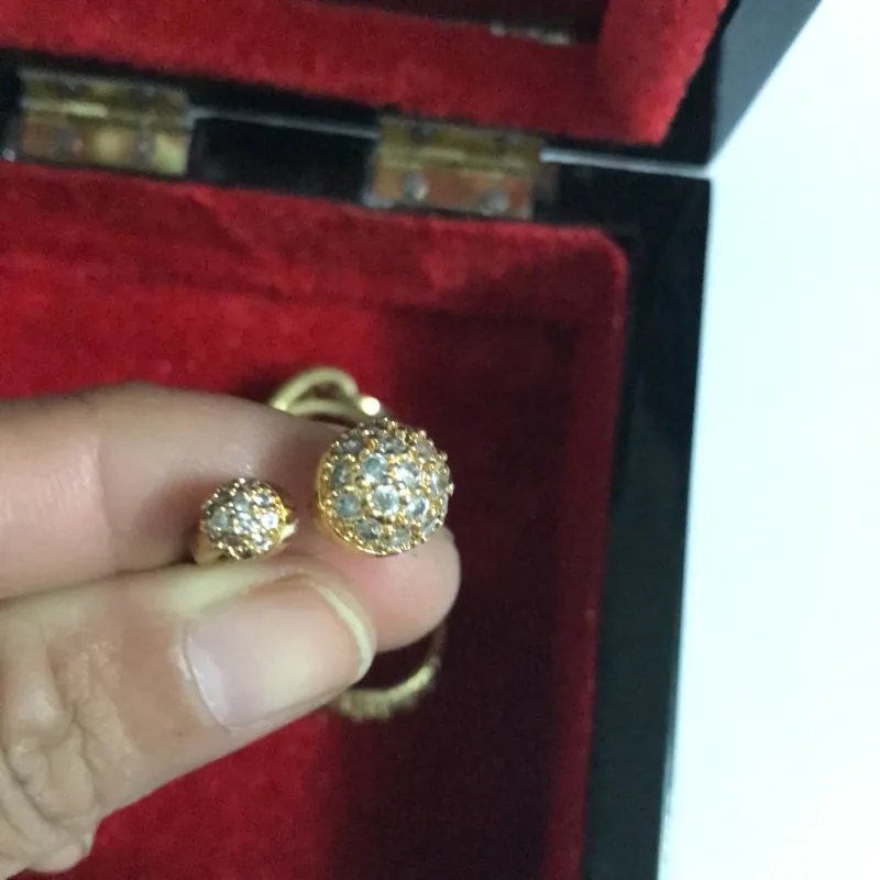 Nhẫn vừa bán vừa tặng 977319