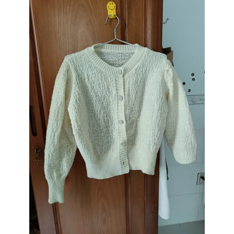 mình pass đồng giá 50k , Đồ còn new 99% . Mình chỉ mới mặc thưt  1001185