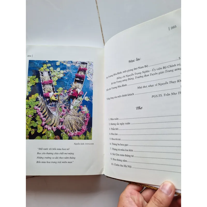 Về với yêu thương, sách có thủ bút của cựu thủ tướng Trương Hòa Bình 1025823