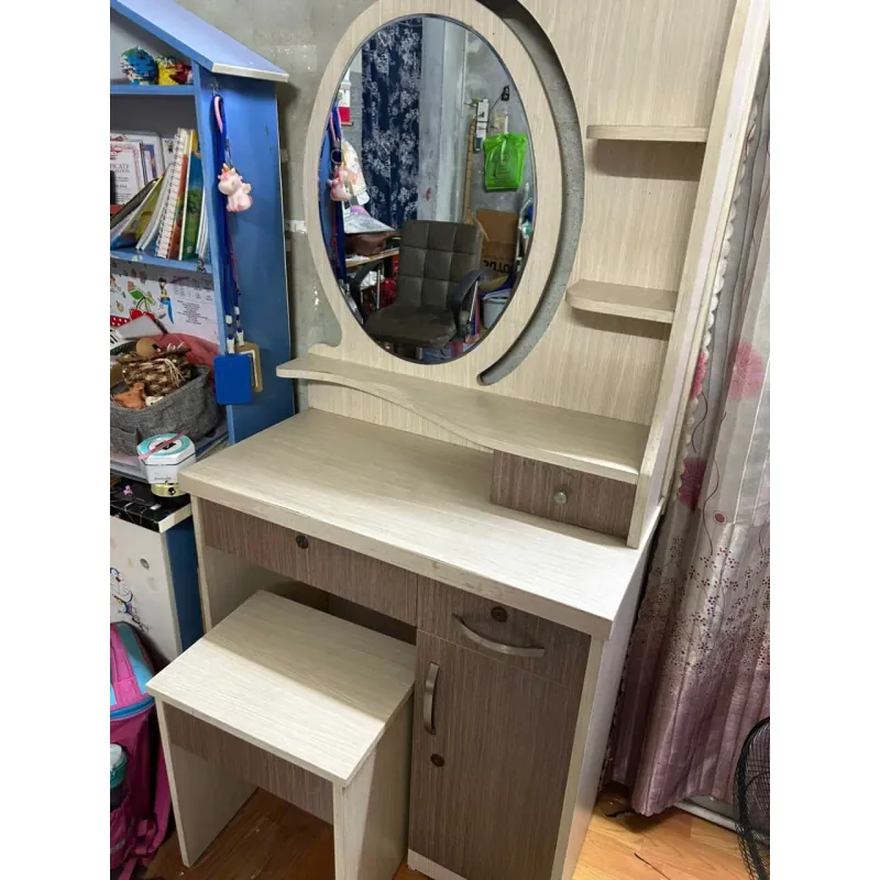 Bàn trang điểm 1023092