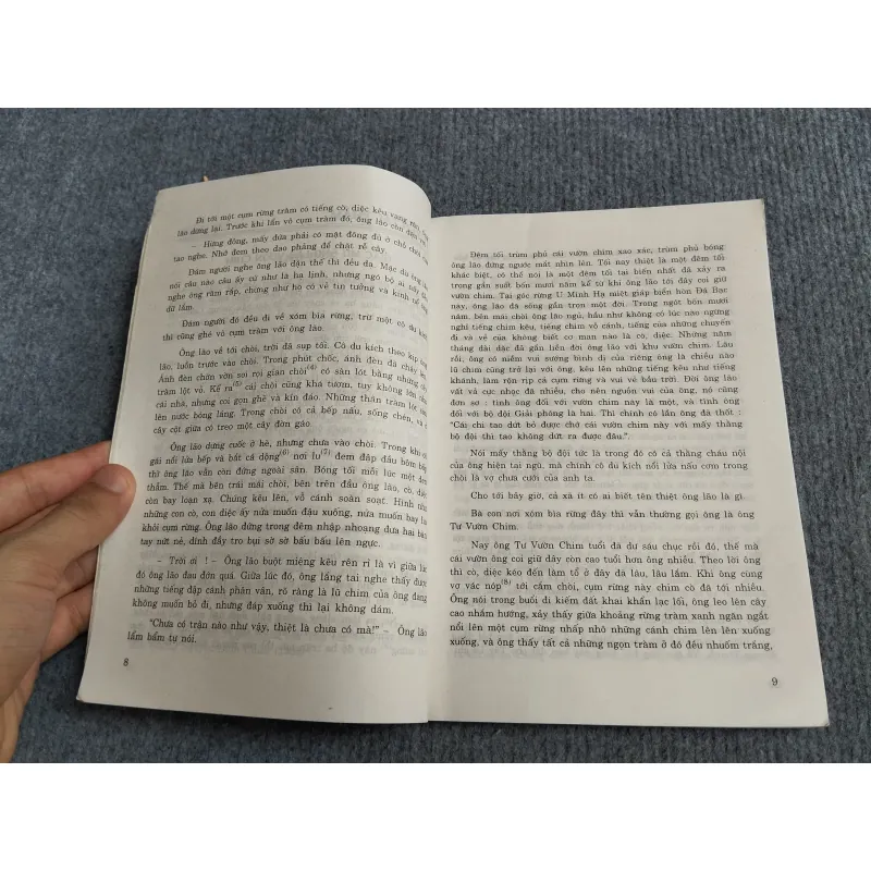 NHÀ VĂN TRONG NHÀ TRƯỜNG: ANH ĐỨC 571005
