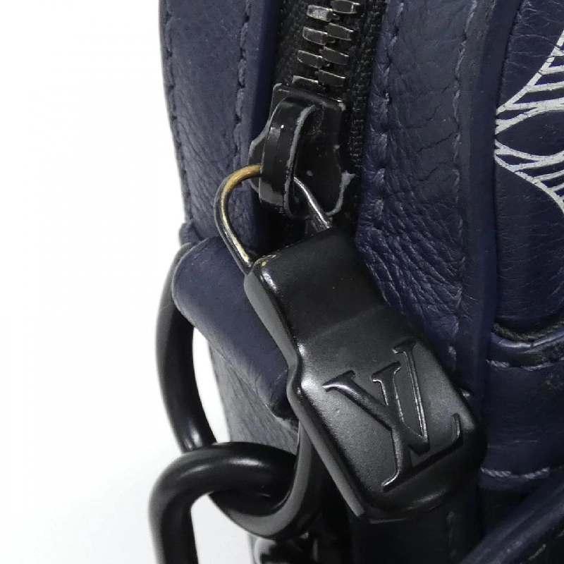 Túi đeo chéo Louis Vuitton Monogram Shadow Trio M24753 610994